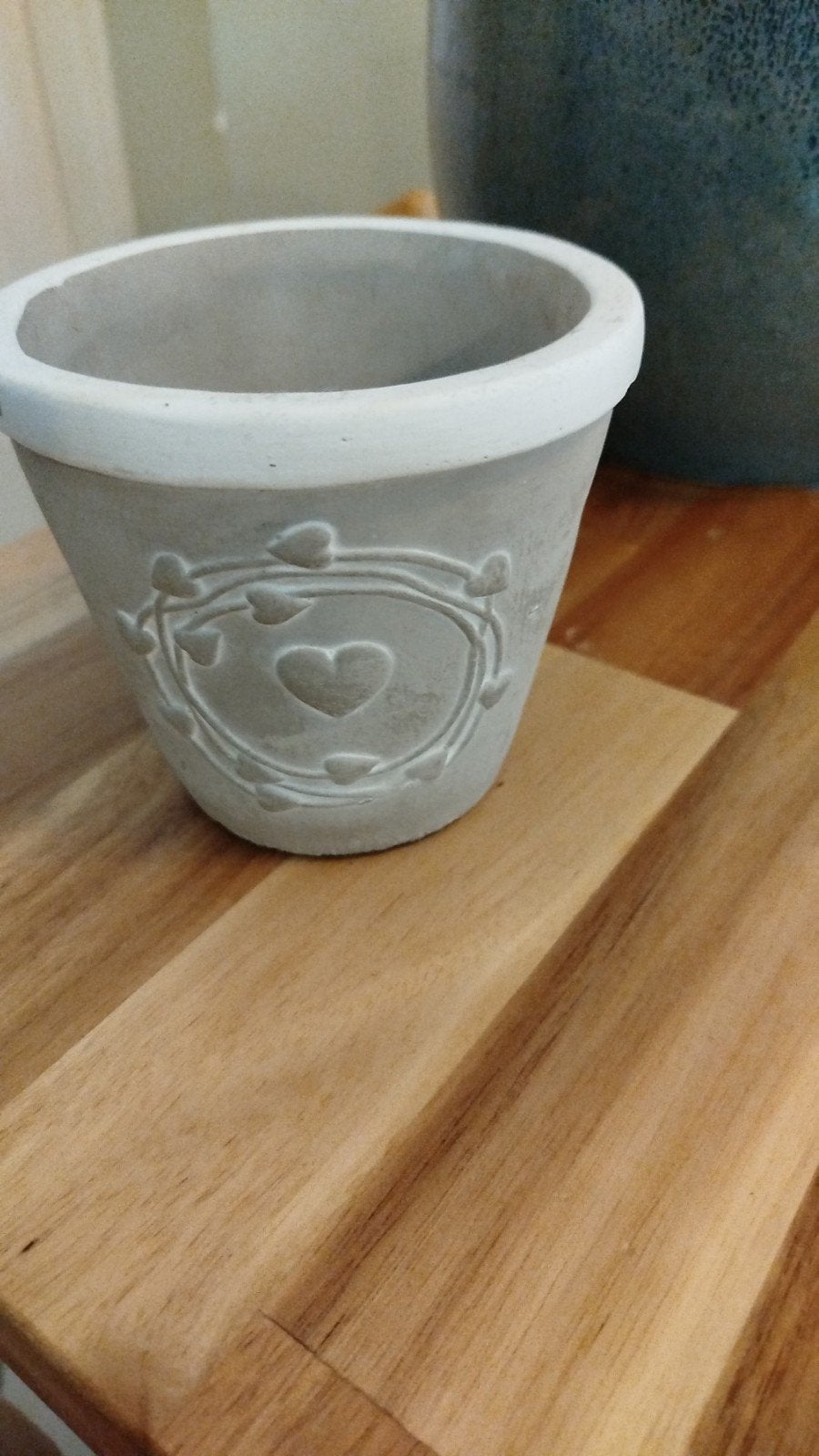 Schattige bloempot met hartjesdecoratie, Rond, Binnen, Ophalen of Verzenden, Zo goed als nieuw