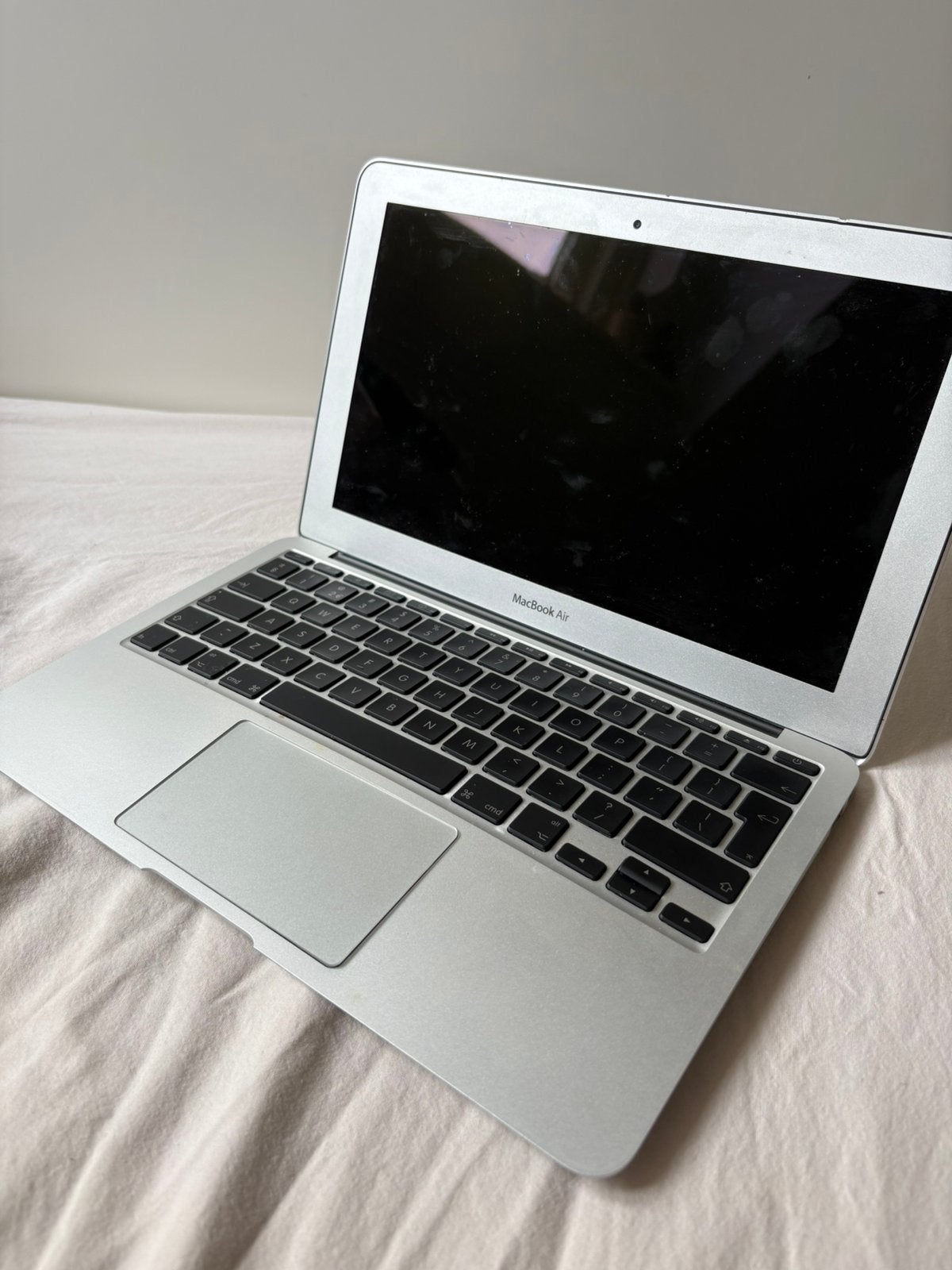 Kapotte macbook, Computers en Software, Apple Macbooks, Ophalen, Gebruikt, 13 inch, Minder dan 2 Ghz