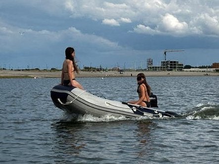 Rubberboot met Suzuki 5pk motor - harde vloer - draagtas, Watersport en Boten, Aluminium, 5 pk, 3 m, Ophalen