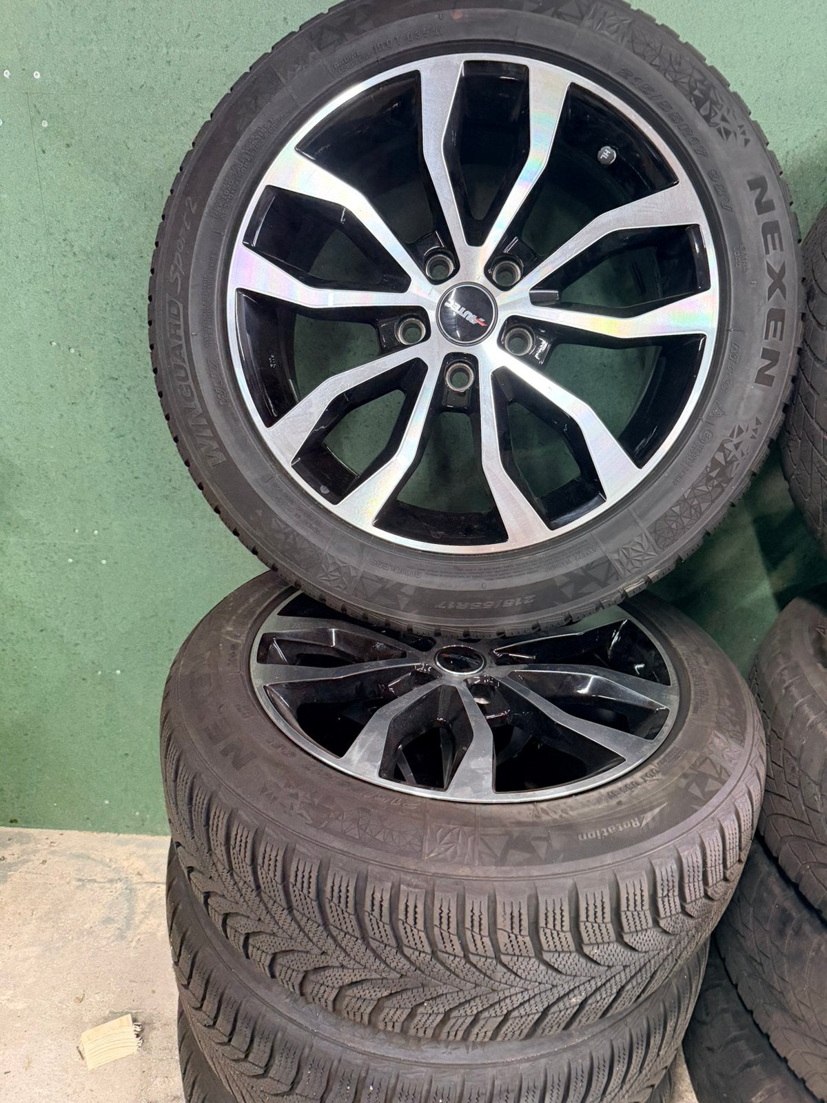 Suzuki vitara. Velgen met winterbanden, Auto-onderdelen, Ophalen, 215 mm, Velg(en), 17 inch
