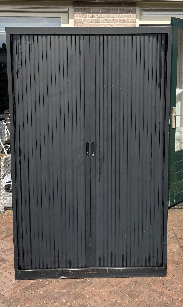 2e Hands Roldeurkast Zwart | 198 x 120 x 43 cm, Ophalen, Overige materialen, Gebruikt, 100 tot 150 cm