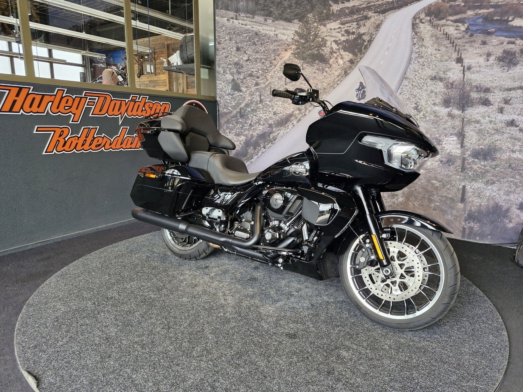 Harley-Davidson FLTRXL ROAD GLIDE LIMITED Black Trim - Vivid, Laan van Vredenoord 33
2289 DA  RIJSWIJK, NL, Bedrijf, Toermotor