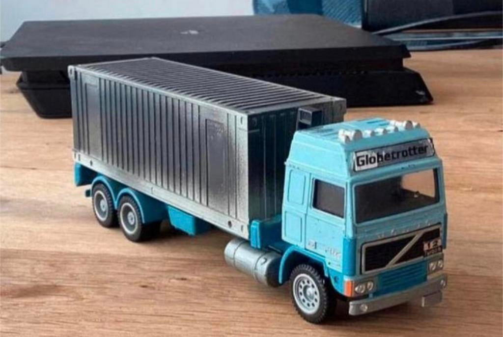 Volvo F12 Globetrotter containertruck – AHC Models / EPE, Ophalen of Verzenden, Gebruikt, Bus of Vrachtwagen, Overige merken
