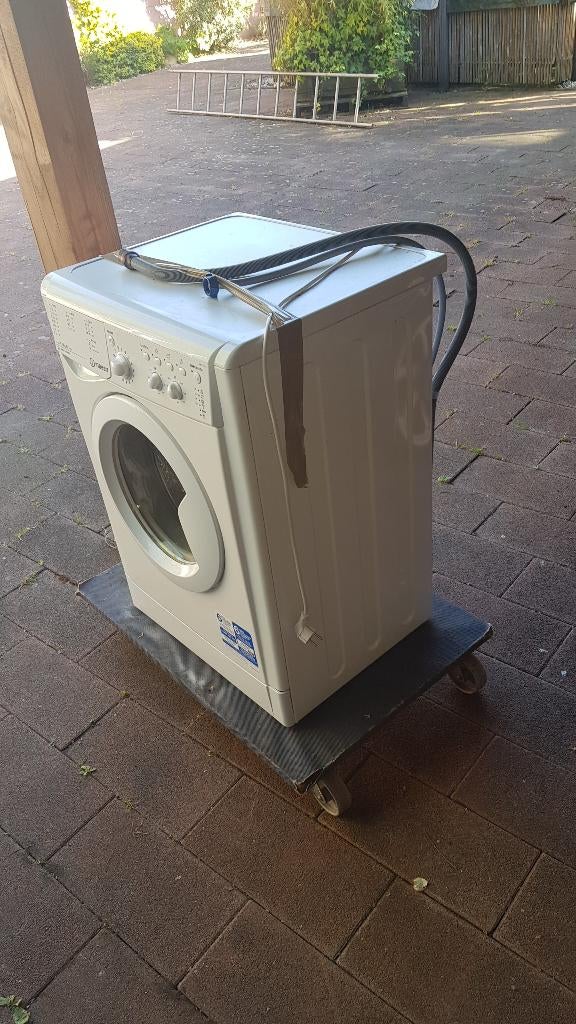 Indesit wasmachine gratis  !!, Ophalen, Gebruikt, 8 tot 10 kg, 1600 toeren of meer