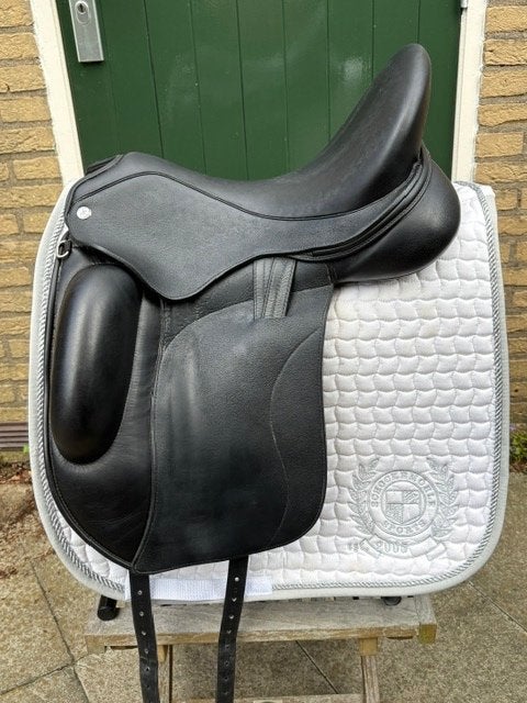 Te koop dressuurzadel Patrick Saddlery 17,5 inch, Dieren en Toebehoren, Ophalen, L (17.5 inch), Gebruikt, Zachte zit