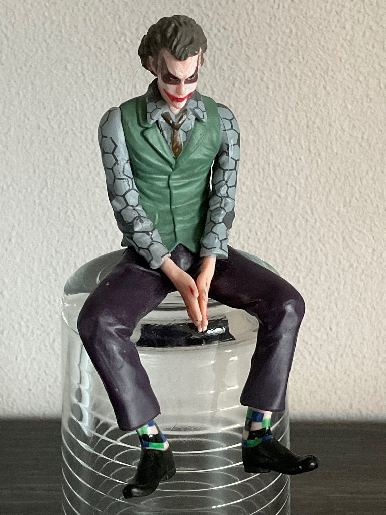 Heath Ledger Joker zittende figuur, Ophalen, Zo goed als nieuw