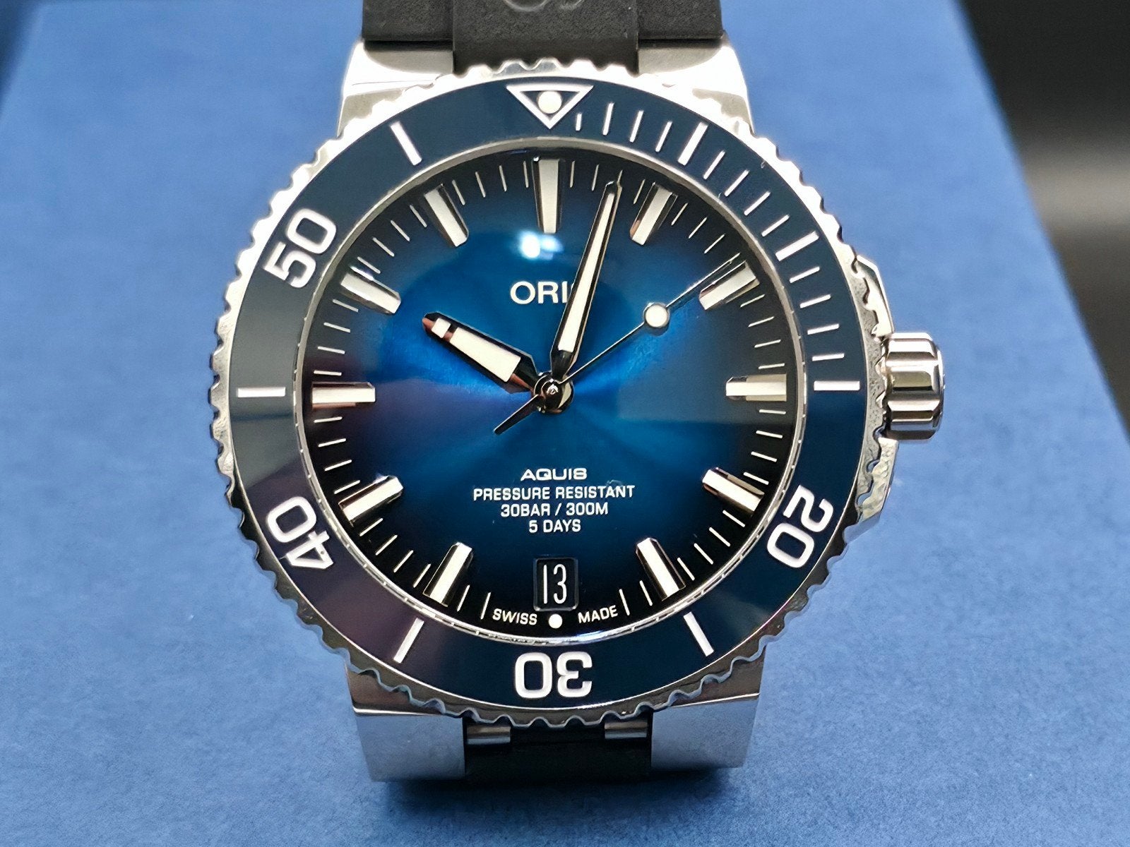 Oris Aquis Date Calibre 400-2 - 43.5mm - Demo met garantie., Sieraden, Tassen en Uiterlijk, Horloges | Heren, Overige merken, Staal