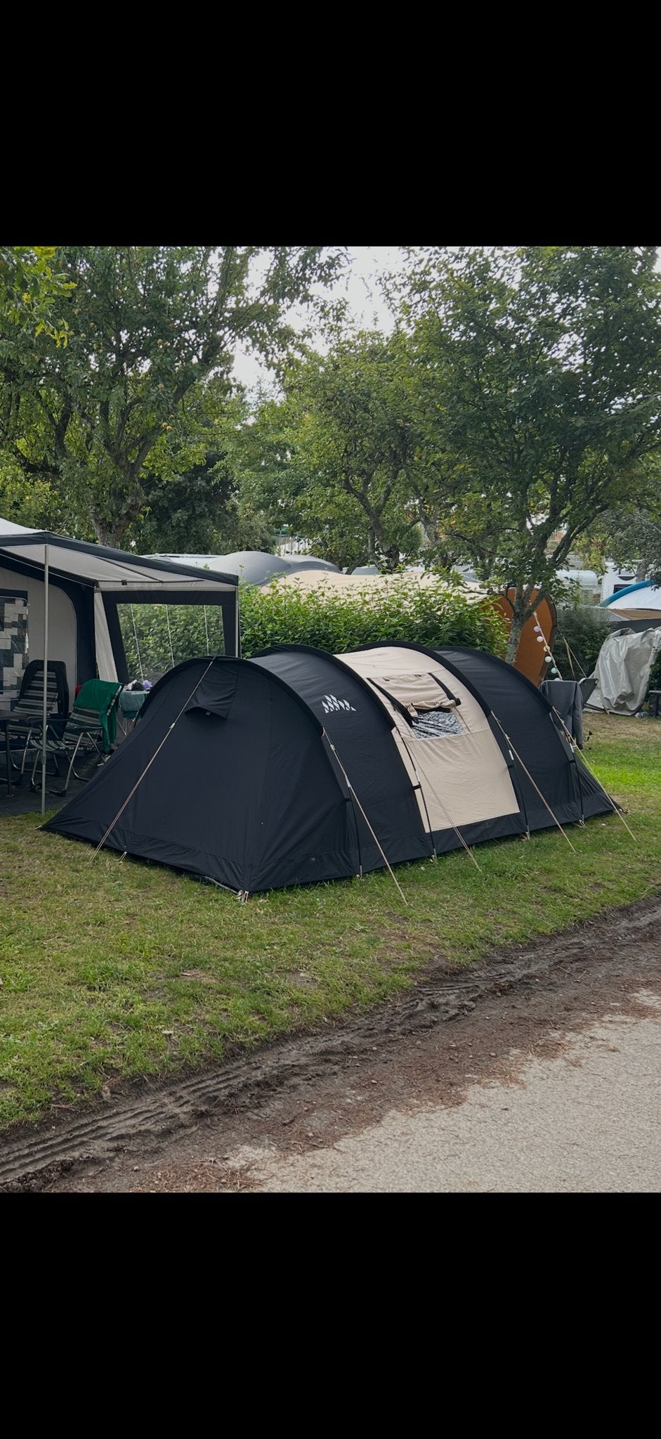 Ruime koepeltent voor 4 personen - Ideaal voor kamperen, Caravans en Kamperen, Tenten, Ophalen, Zo goed als nieuw, Tot en met 4
