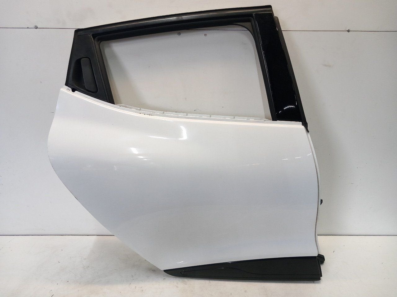 Portier rechts achter Renault Clio, Onderdelen@venauto.nl, Van der Ven Autorecycling B.V., Gebruikt, Ettenseweg 76, 4706 PB Roosendaal, The Netherlands