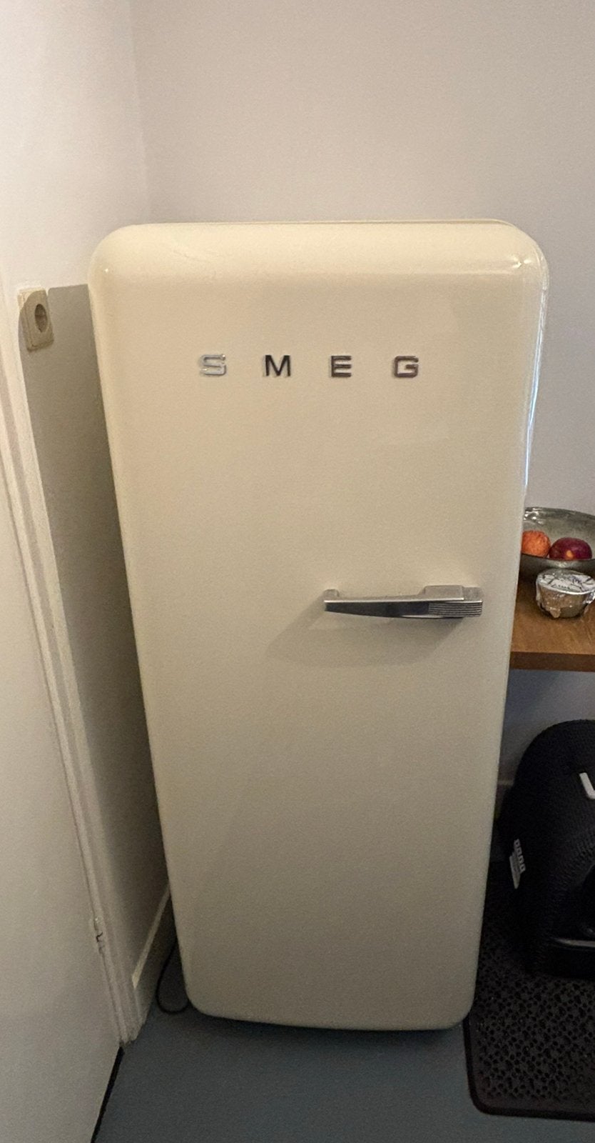 Cremekleurige SMEG koelkast met Vriesvak, Witgoed en Apparatuur, Koelkasten en IJskasten, 200 liter of meer, Ophalen, Met vriesvak