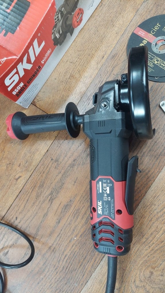 Haakse Slijper | 850W | SKIL, Doe-het-zelf en Verbouw, Gereedschap | Slijpmachines, Ophalen of Verzenden, Nieuw, 700 tot 1000 watt