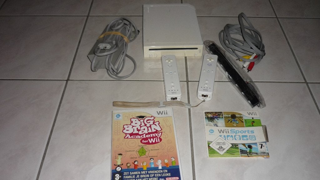 Wii met 2 Controllers o.a.Wii sports, Ophalen of Verzenden, Gebruikt, Met 2 controllers, Met games