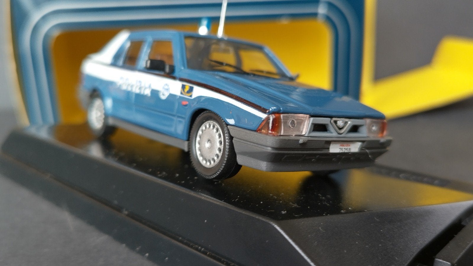 Alfa Romeo 75 1600 Polizia 1:43 Progetto K Pol, Hobby en Vrije tijd, Overige merken, Auto, Verzenden, .