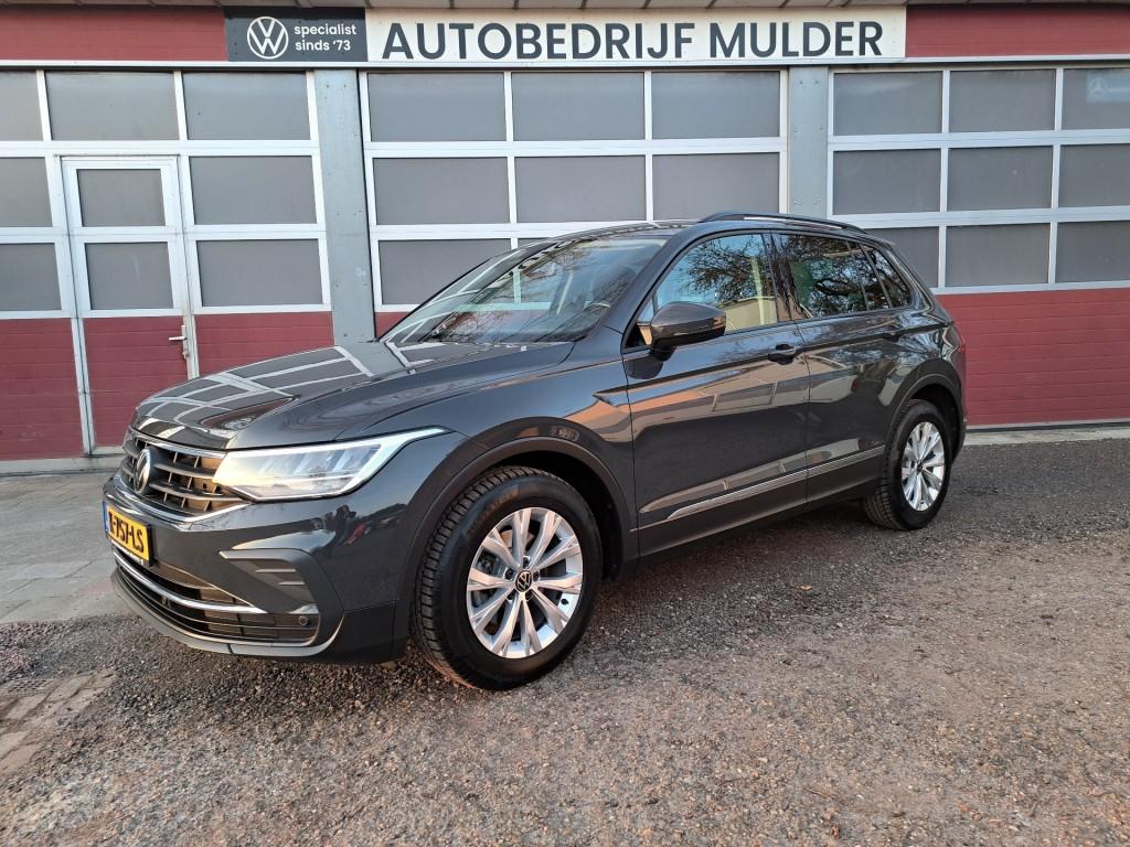 Volkswagen TIGUAN 1.5 TSI 150 Pk Life Business Dsg-7 Ecc Pdc, 1441 kg, 4 cilinders, Origineel Nederlands, SUV of Terreinwagen