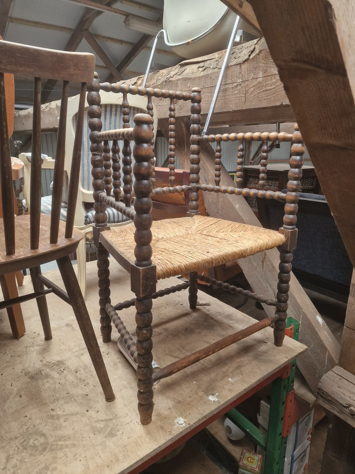 vintage bobbin houten stoel met rieten biez, Antiek en Kunst, Ophalen