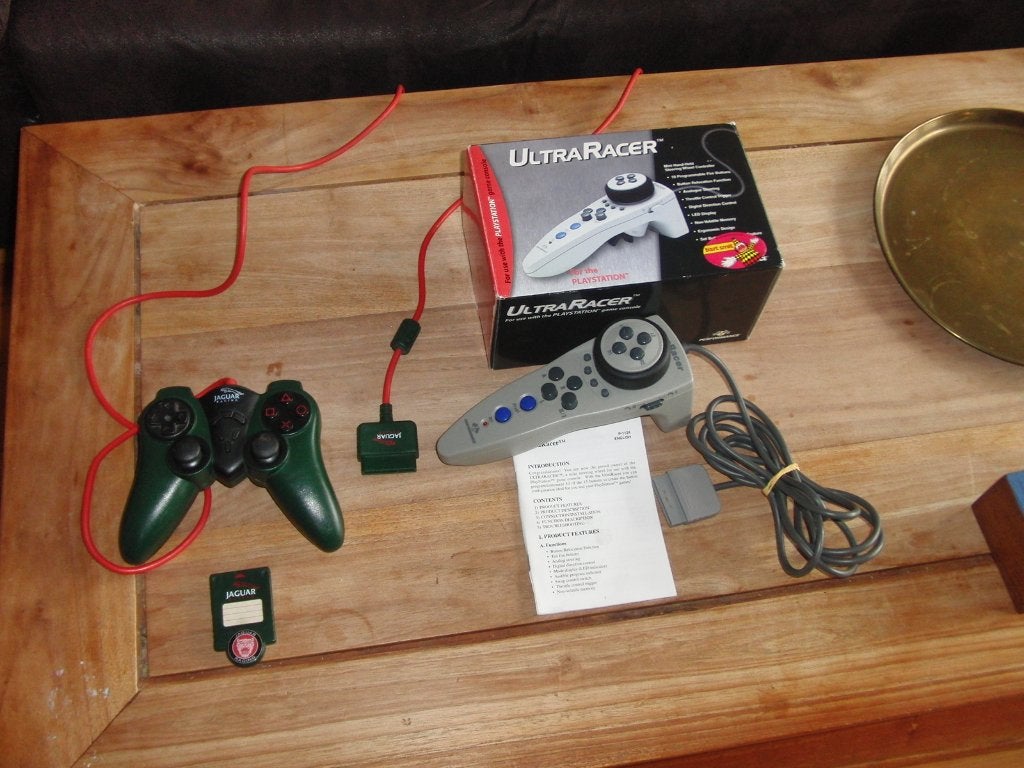 PS1 Zeldzame Controllers: Jaguar Racing + UltraRacer CIB, Ophalen of Verzenden, Gebruikt, Met 2 controllers, Met geheugenkaart