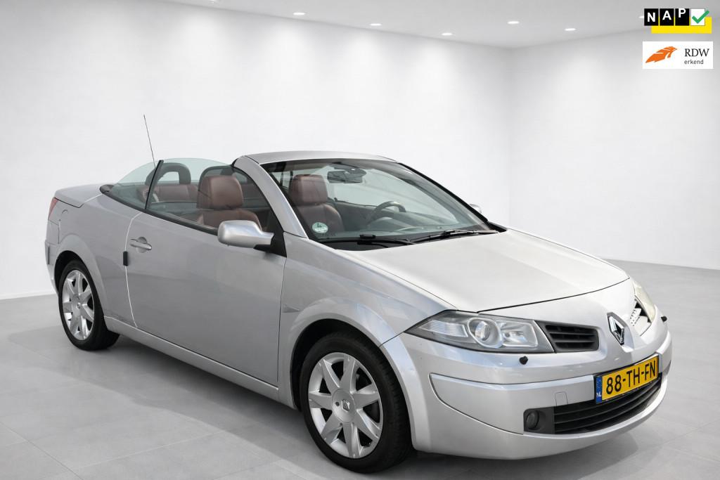 Renault Mégane Coupé-Cabriolet 2.0-16V Tech Line, Cabriole, Voorwielaandrijving, 1998 cc, 135 pk, Gebruikt