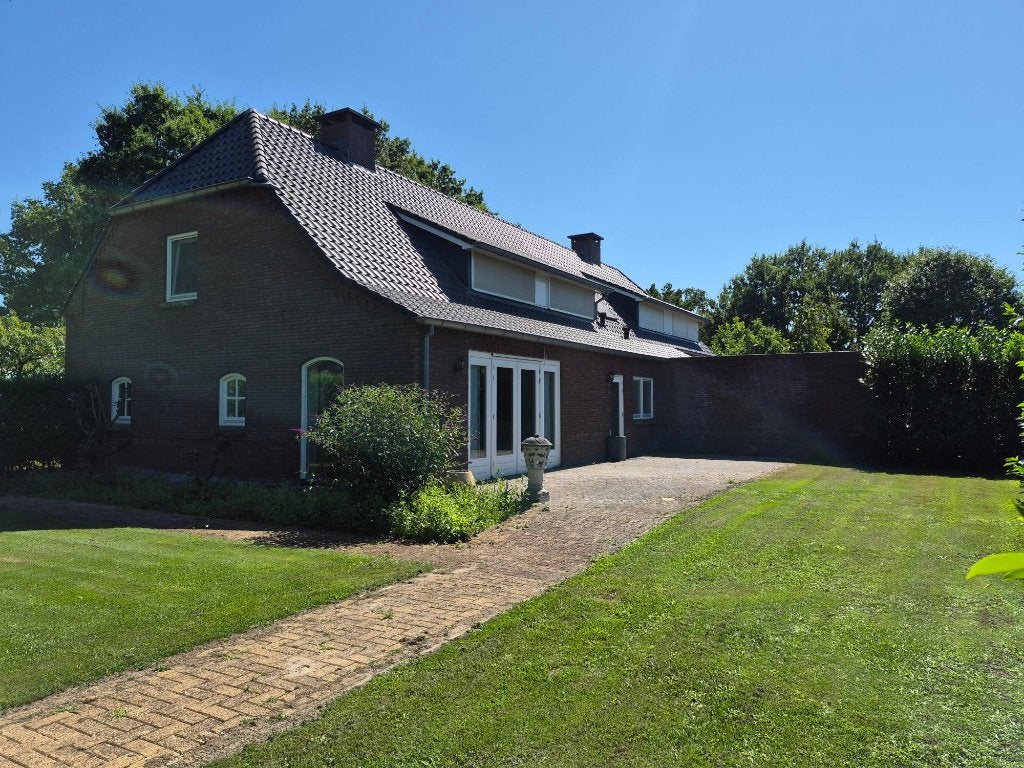 Te huur in Vorstenbosch: Ruime halve woonboerderij met tuin., Huizen en Kamers, Vorstenbosch, 220 m², Noord-Brabant, Twee onder één kap