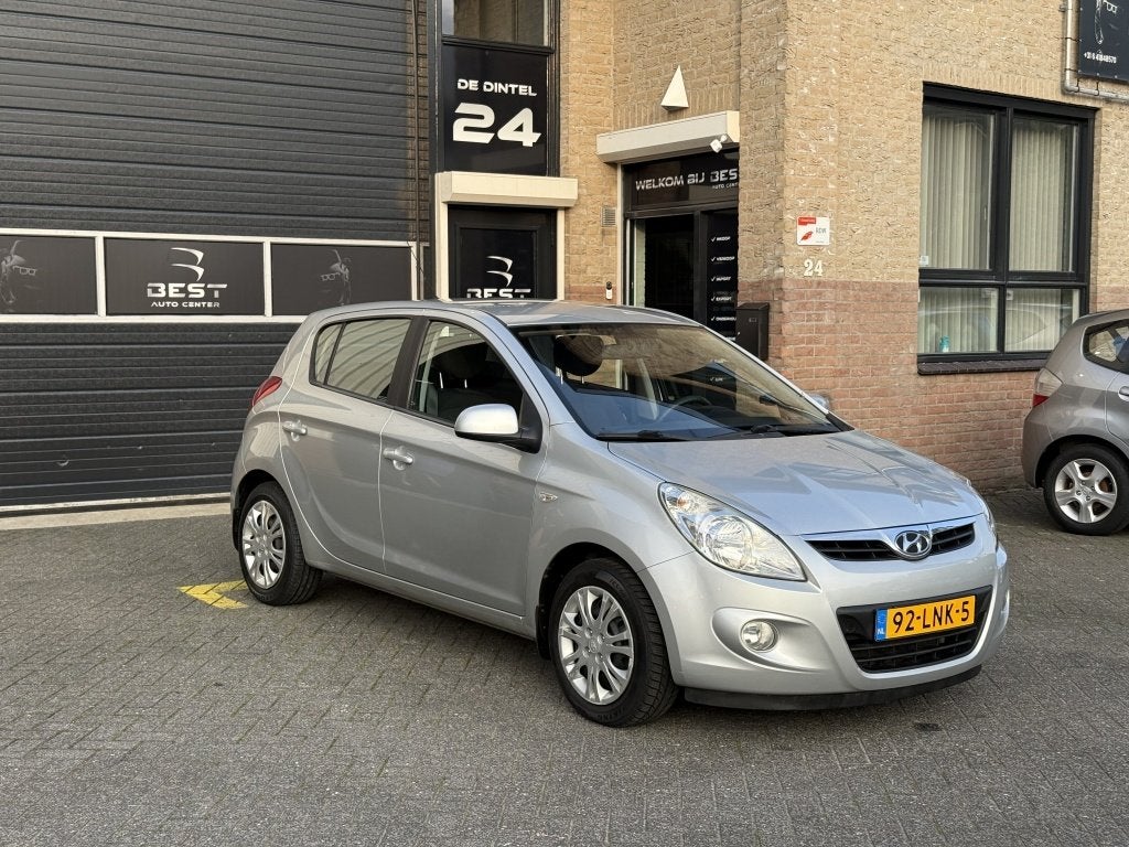 Hyundai i20 1.2i Business Ed. (bj 2010), Auto's, 945 kg, 450 kg, Gebruikt, 31 €/maand