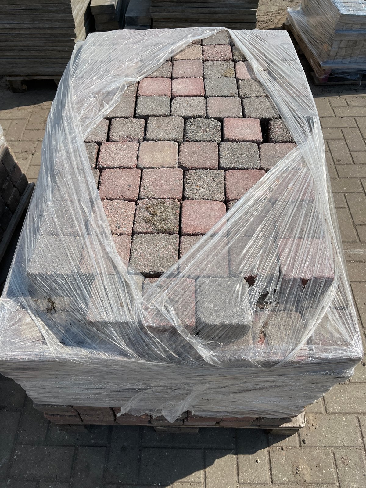 27 m2 betonbestrating 10x10cm op 3 pallets, Ophalen, Gebruikt, Klinkers, 10 m² of meer