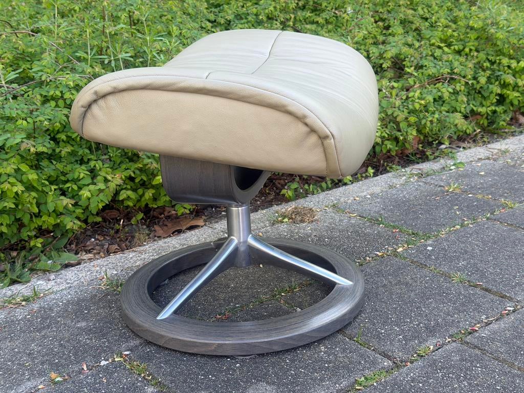 Stressless voetenbank, Ophalen, Zo goed als nieuw, Rond