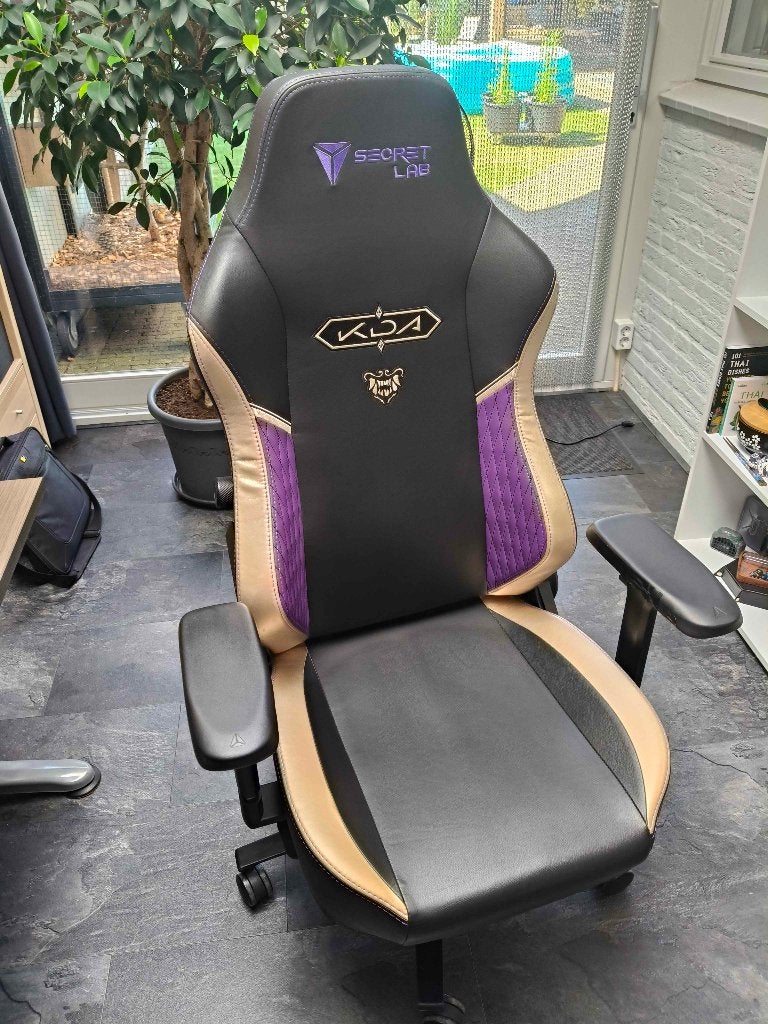 Secretlab Titan 2020 K/DA Regular, Ophalen, Gaming bureaustoel, Zwart, Zo goed als nieuw