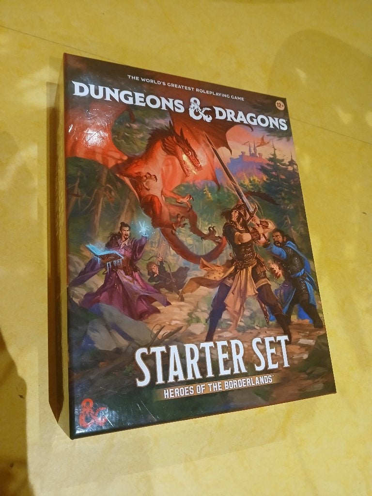Dungeons and dragons starters set 20€, Ophalen, Zo goed als nieuw, Overige soorten, Boek of Catalogus