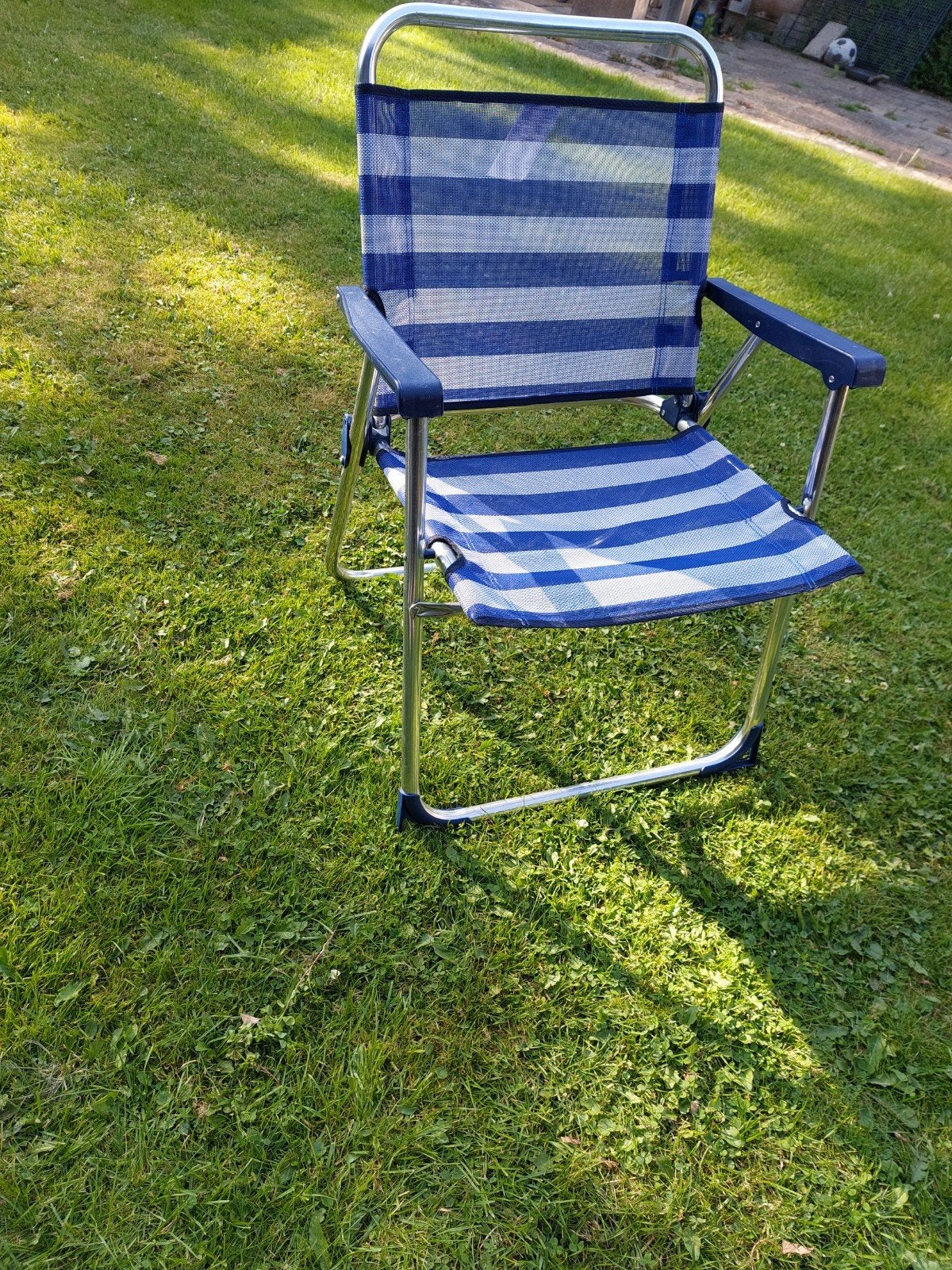 Kleine Inklapbare campingstoel - blauw/wit gestreept, Ophalen, Gebruikt, Metaal, Inklapbaar