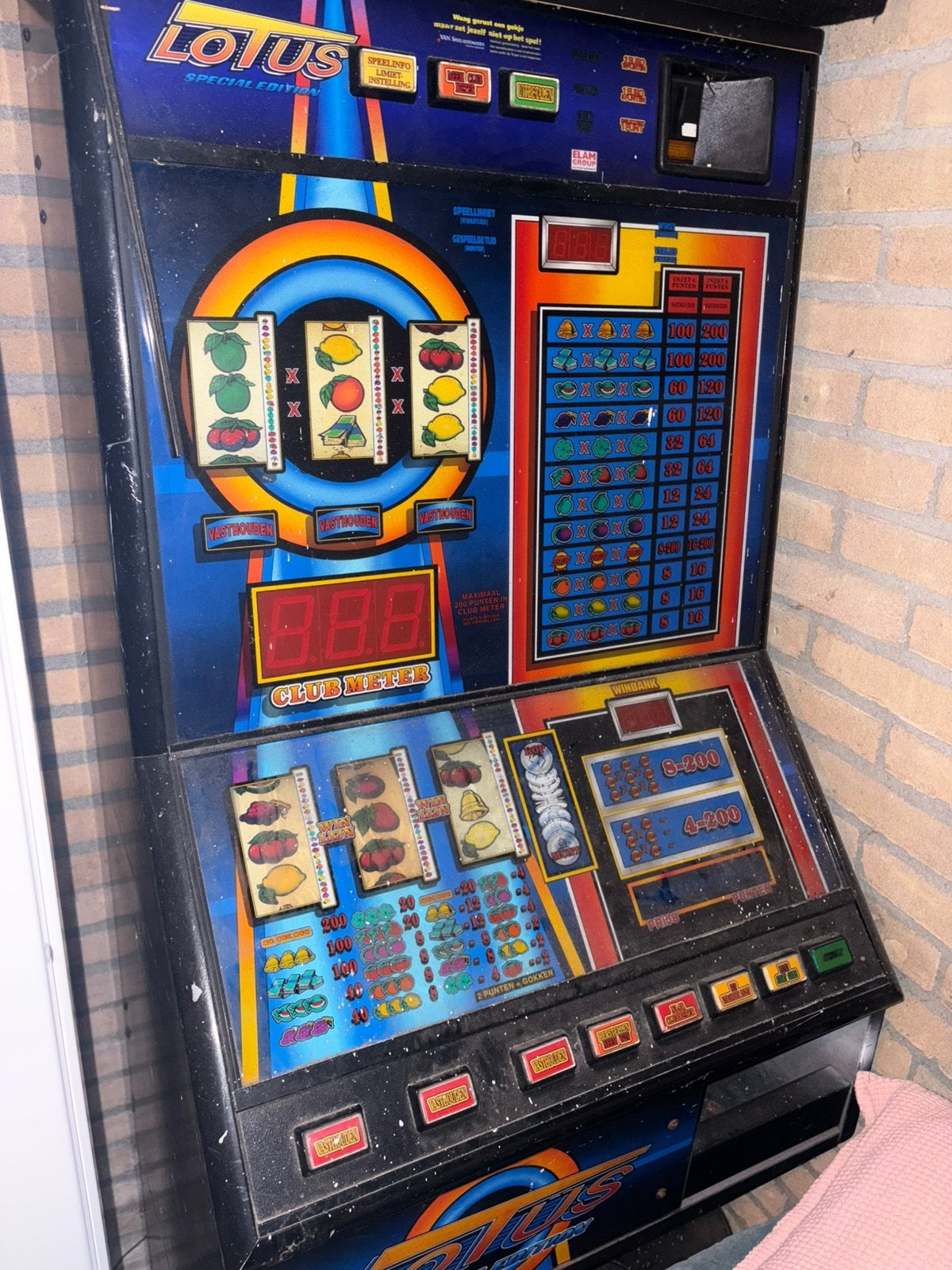 Werkende gokkast/fruitautomaat Lotus, Verzamelen, Euro, Ophalen, Gebruikt, Met sleutels