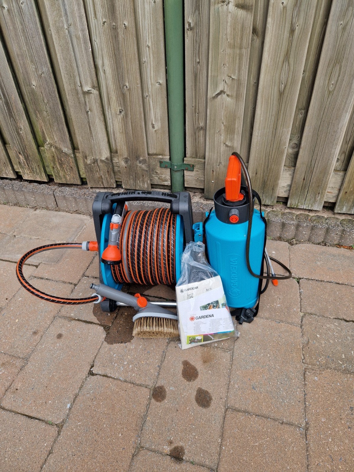 Gardena slangenhaspel set en gardena drukspuit 5 liter, Tuin en Terras, Ophalen, Zo goed als nieuw, Tuinslang