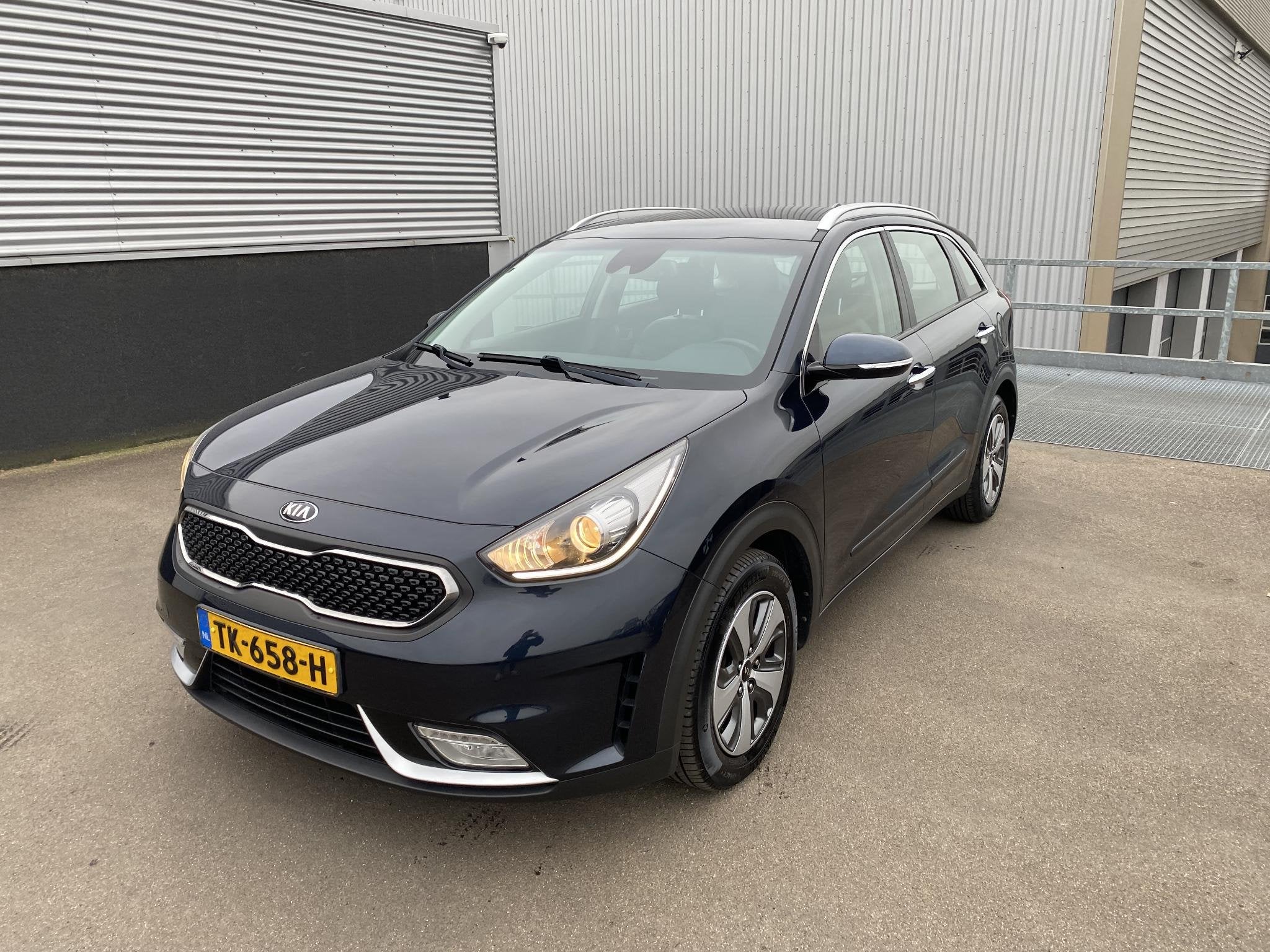 Kia Niro 1.6 GDi Hybrid DynamicLine NL-auto boekjes compleet, Auto's, Dealer onderhouden, Gebruikt, Euro 6, 2 kWh