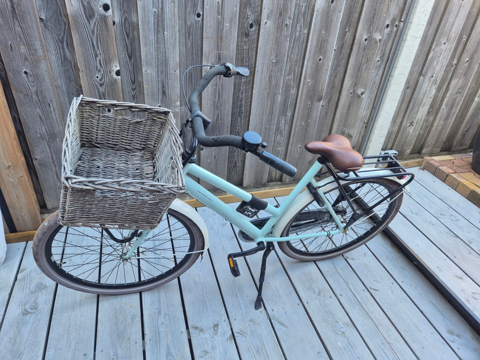 Nette Cortina damesfiets - Ideaal voor dagelijks gebruik, Ophalen, Terugtraprem, Versnellingen, Zo goed als nieuw