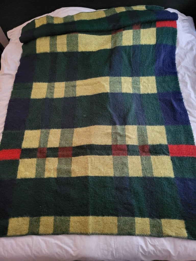 Deken. Groen, geel, blauw.          Maat  245 x 145 cm., Gebruikt, Eenpersoons, Meerkleurig, Ophalen of Verzenden