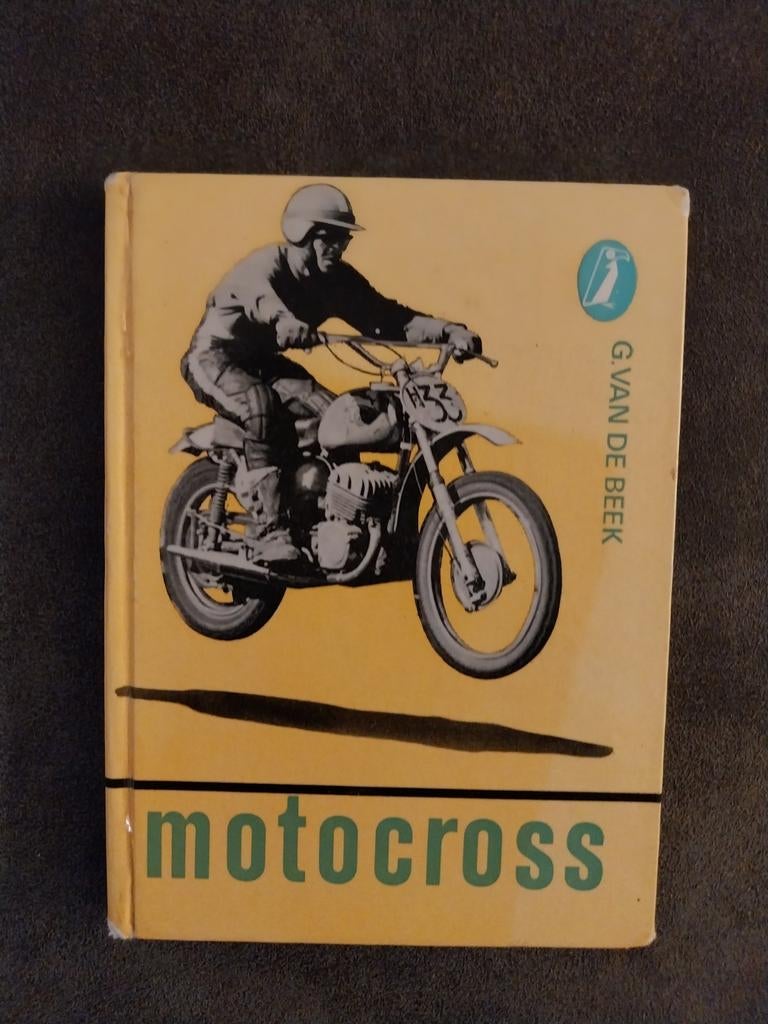 Motocross Pocketboek - 64 pagina's met veel zwart/wit foto's, Ophalen of Verzenden, Gelezen, Algemeen, G. v.d. Beek