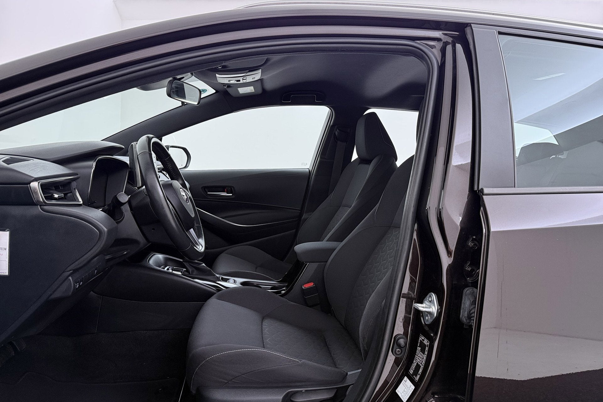 Toyota Corolla Touring Sports 1.8 Hybrid Active | Org NL | T, 1345 kg, Gebruikt, 4 cilinders, Bruin
