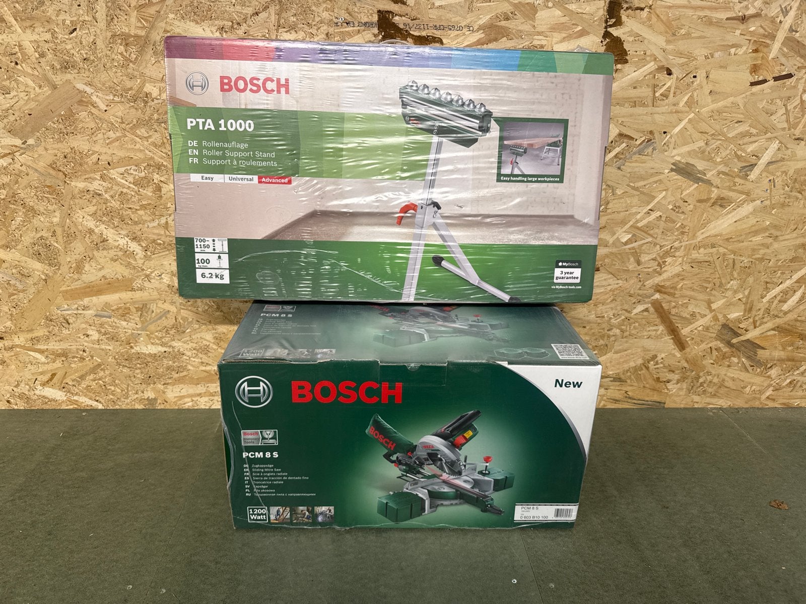 Bosch PCM 8S afkortzaag met PTA 1000 rolsteun - Nieuw, Doe-het-zelf en Verbouw, Gereedschap | Zaagmachines, 70 mm of meer, Nieuw