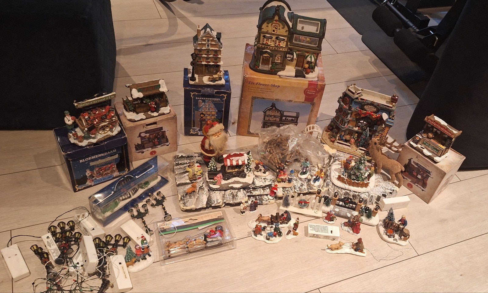 kerstdorp Kerst huisjes, poppetjes enz, Ophalen of Verzenden, Zo goed als nieuw