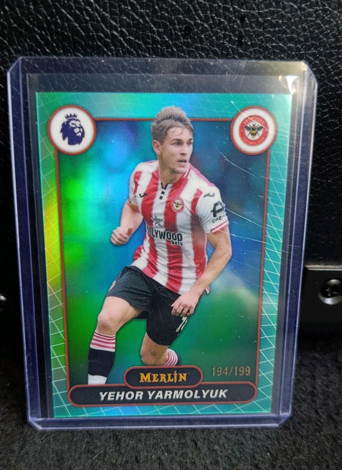 Yehor Yarmolyuk Topps Merlin Refractor 194/199 Brentford, Ophalen of Verzenden, Nieuw, Buitenlandse clubs, Spelerskaart