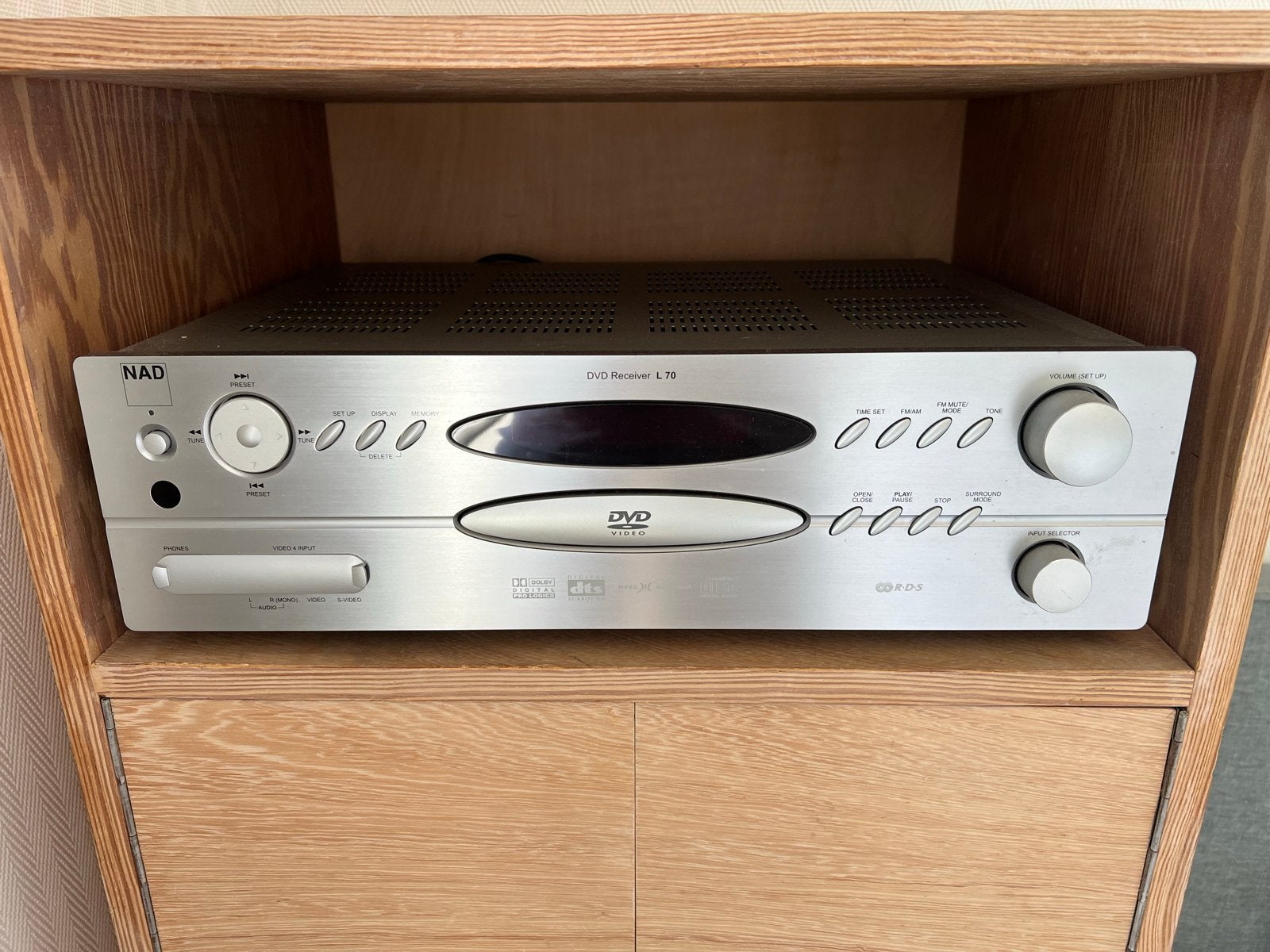 NAD DVD Receiver L 76 - Zilverkleurige Home Cinema Set, Gebruikt, 60 tot 120 watt, Ophalen, Overige merken