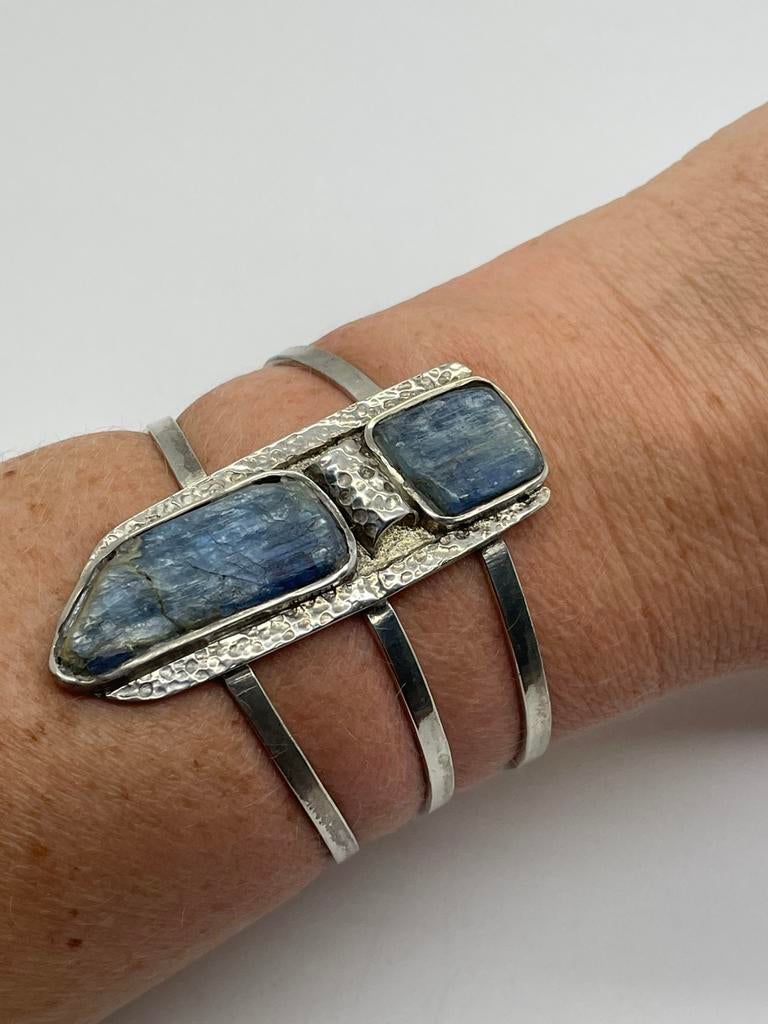 D726 Prachtige zilveren armband kyaniet edelsteen, Ophalen of Verzenden, Zo goed als nieuw, X, Met edelsteen