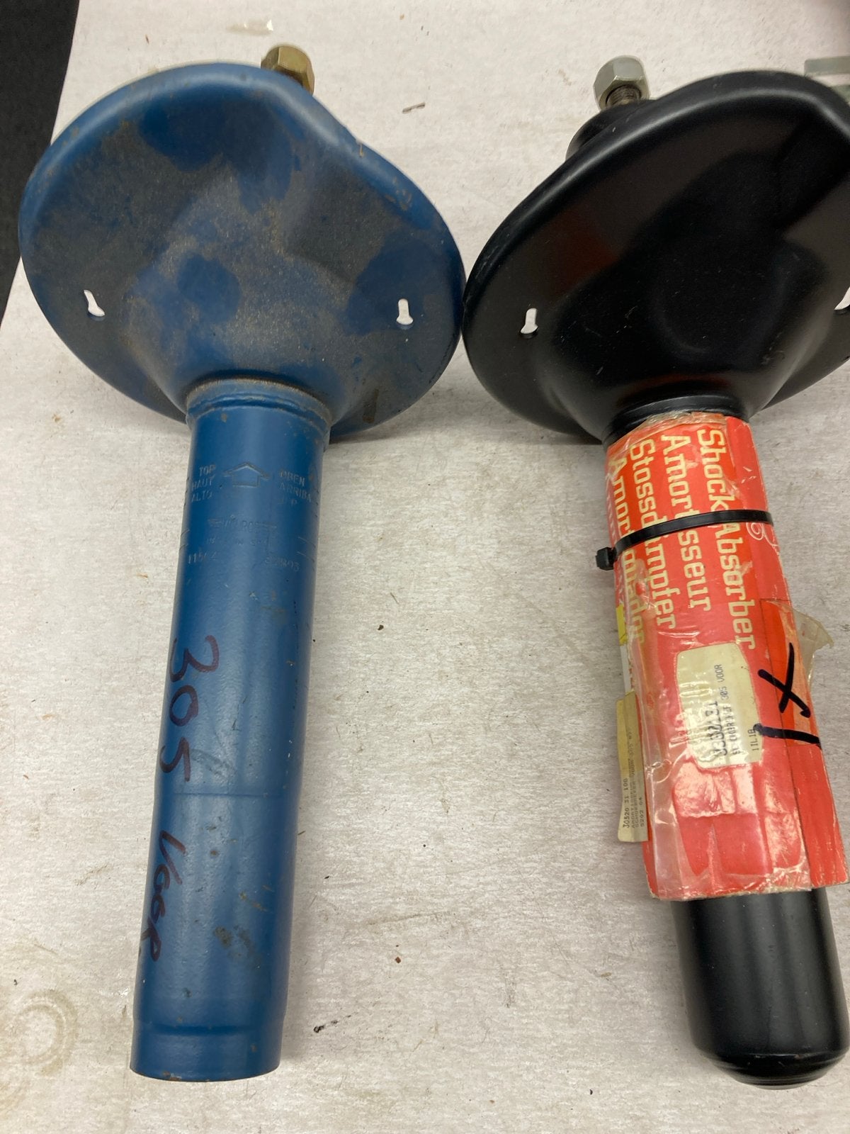Nieuwe schokbrekers set voor Peugeot 305 (voorzijde), Ophalen, Nieuw, Peugeot