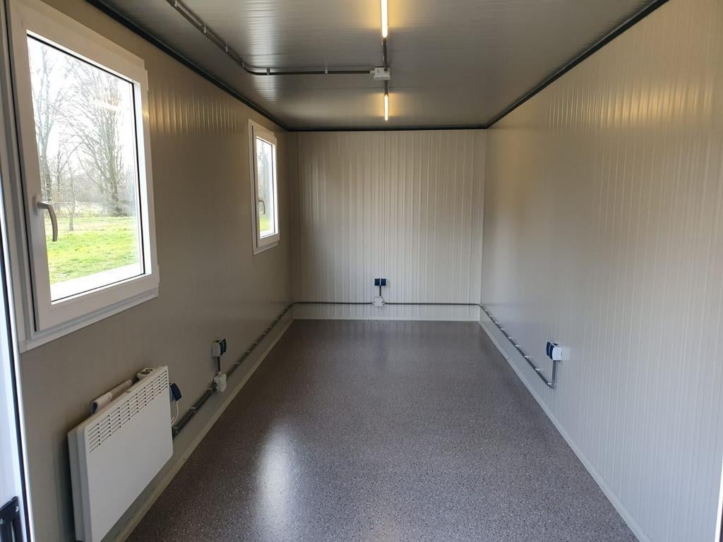 Nagelstyliste/kapster/praktijkruimte aan huis, Ophalen, Zo goed als nieuw, Handen en Nagels, Toebehoren