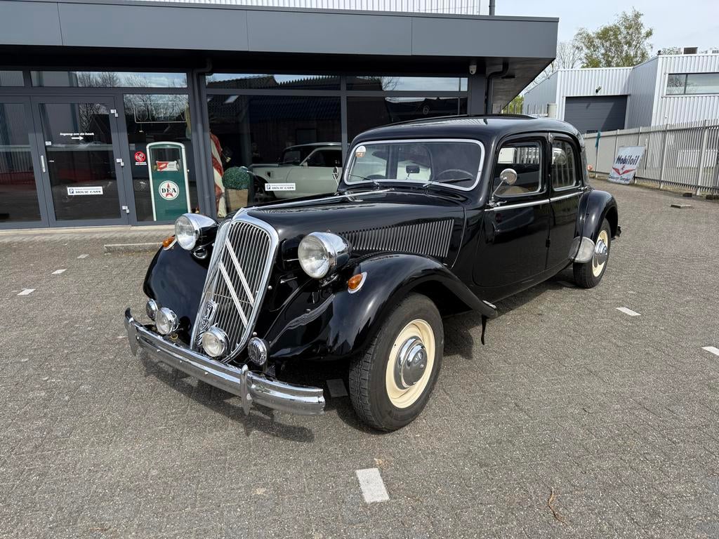 Citroën traction avant six, bouwjaar 1952, foto 2