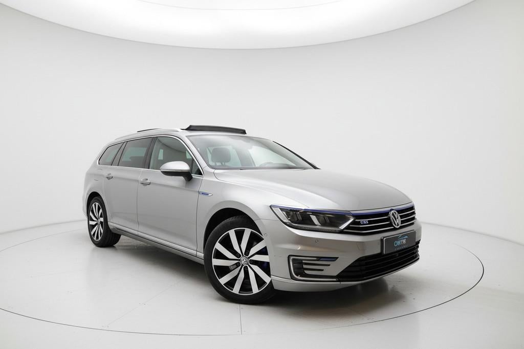 Volkswagen Passat Variant 1.4 TSI GTE Highline PANO VIRTUAL, Gebruikt, 4 cilinders, Hybride Elektrisch/Benzine, 1600 kg