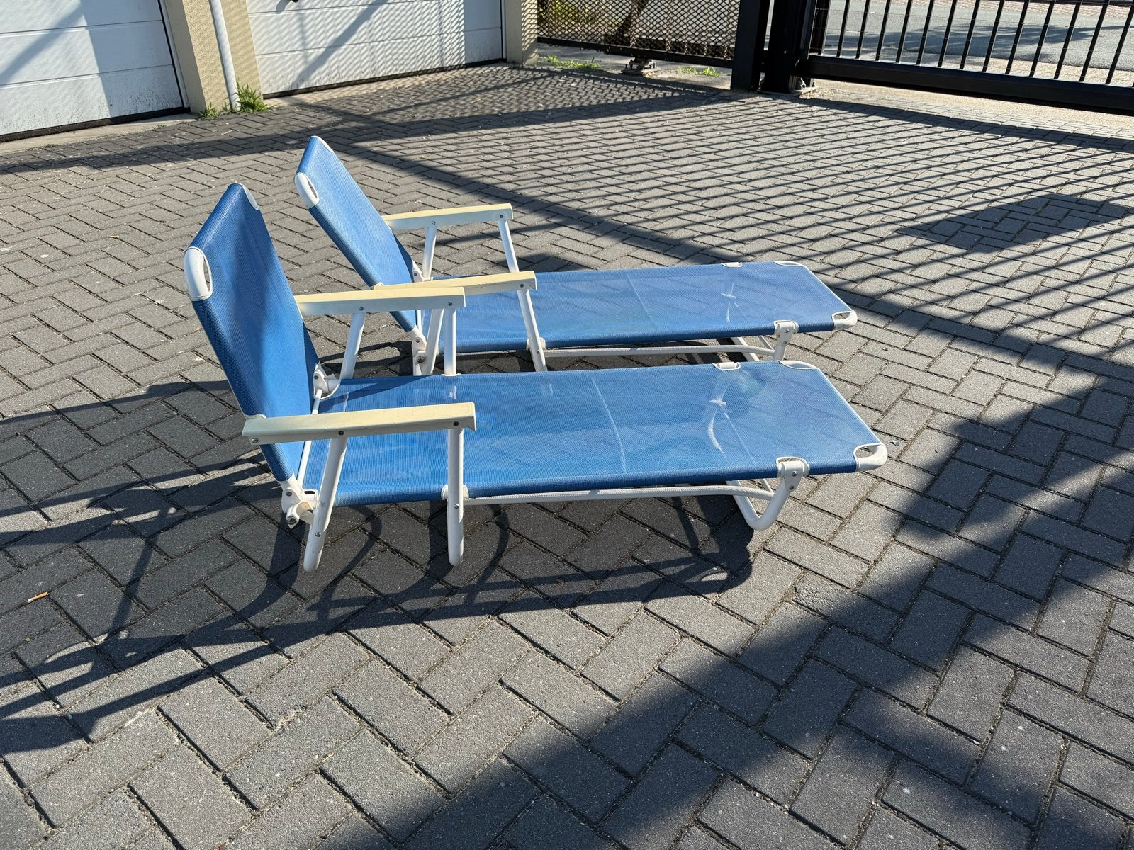 2x Blauwe Ligstoelen - Inklapbaar, Ophalen, Gebruikt, Textileen, Inklapbaar