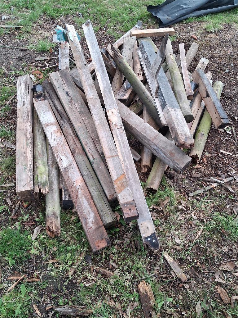 Gratis kachelhout - stookhout, Minder dan 3 m³, Ophalen
