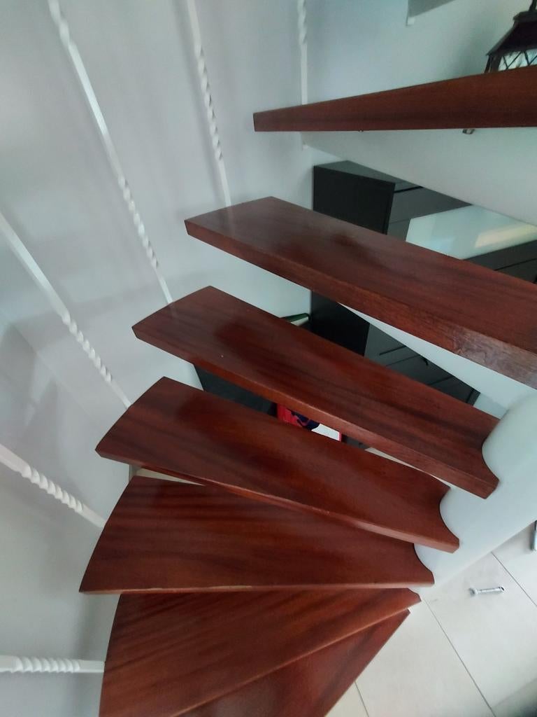 Mooie hardhouten Iroko traptreden voor spiltrap (13+1), Ophalen of Verzenden, Minder dan 2 meter