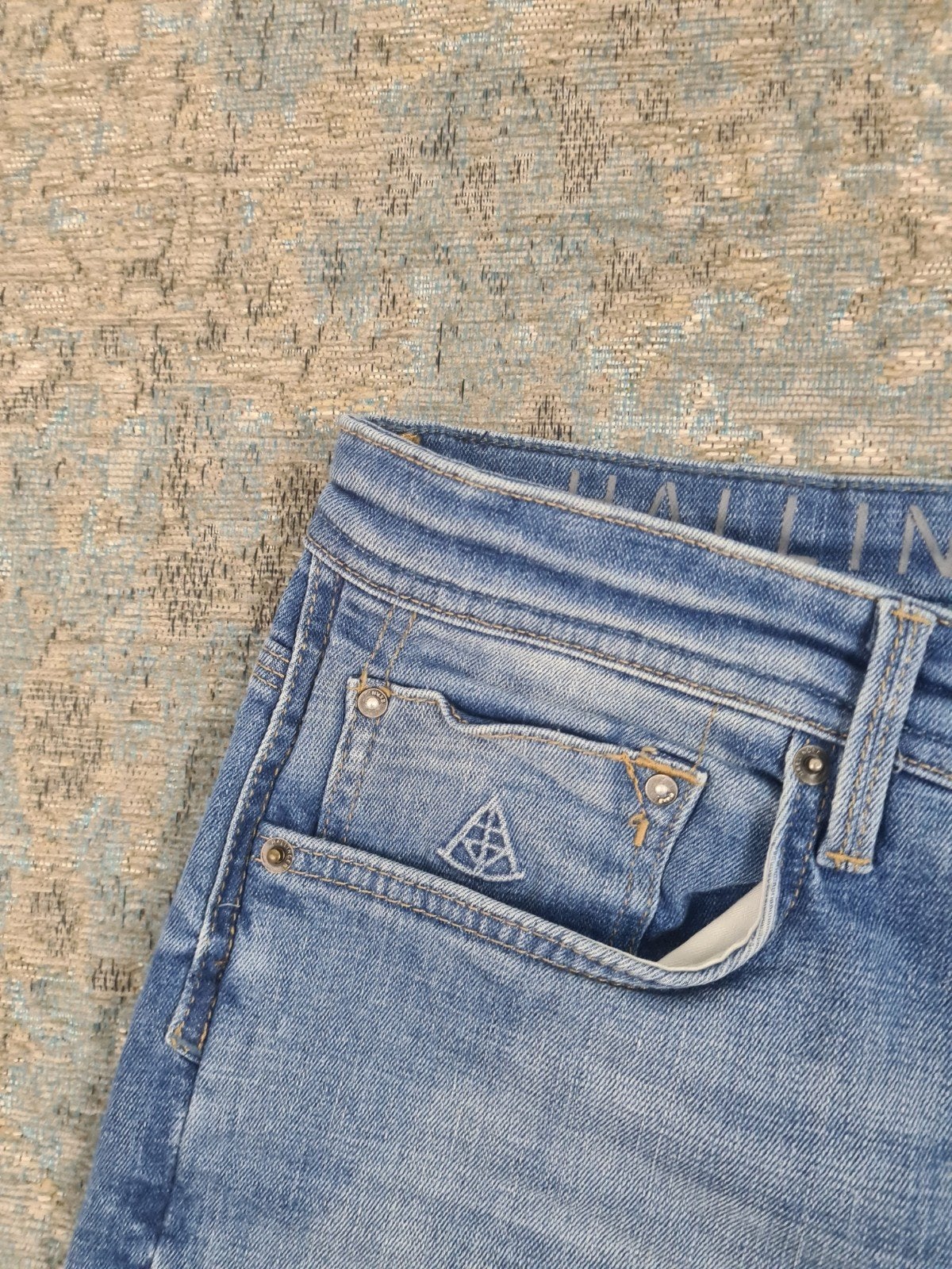 Hallinger HEATON W30 L34 Slim Tapered STRETCH Bronno3034

Ta, Blauw, Hallinger, New Yorkstraat 74-75, 1175 RD Lijnden, W32 (confectie 46) of kleiner