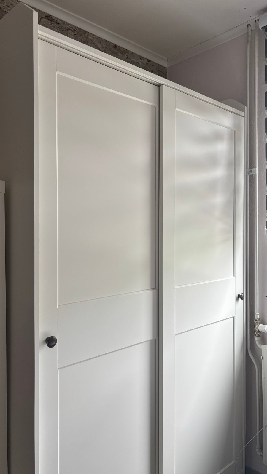 IKEA Hauga Kledingkast - Wit met schuifdeuren, Ophalen, 100 tot 150 cm, Zo goed als nieuw, 150 tot 200 cm