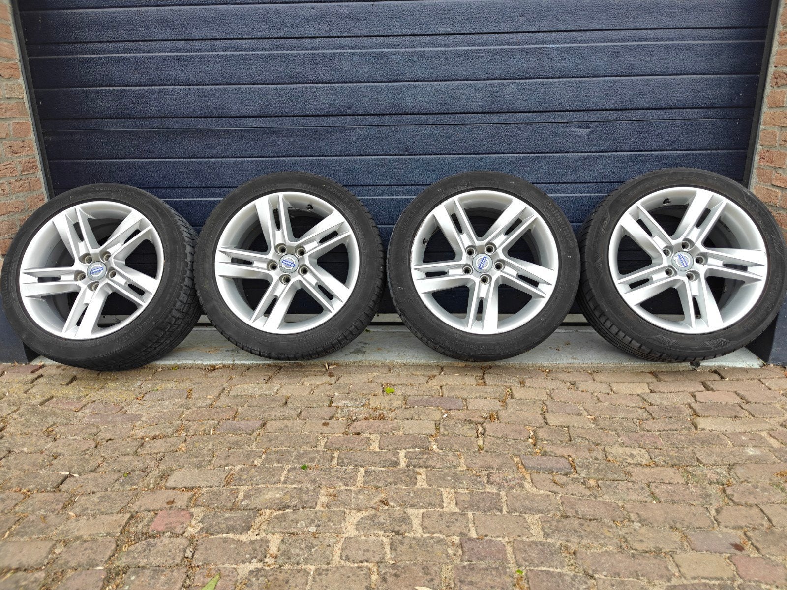 Volvo Sadia 17 inch velgen met winterbanden, Ophalen of Verzenden